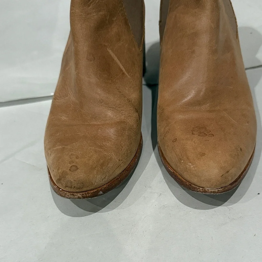 Nisolo elegant leather